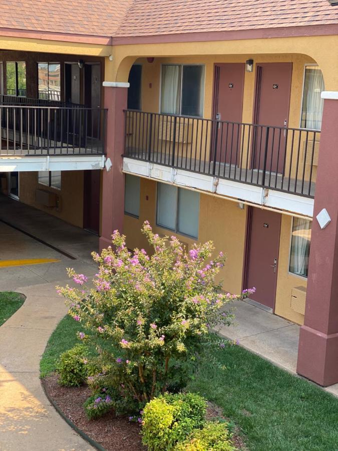ซูเปอร์ 8 บาย วินด์แฮม มิดเวสต์ ซิตี้ โอคลาโฮมา Motel มิดเวสต์ซิตี้ ภายนอก รูปภาพ